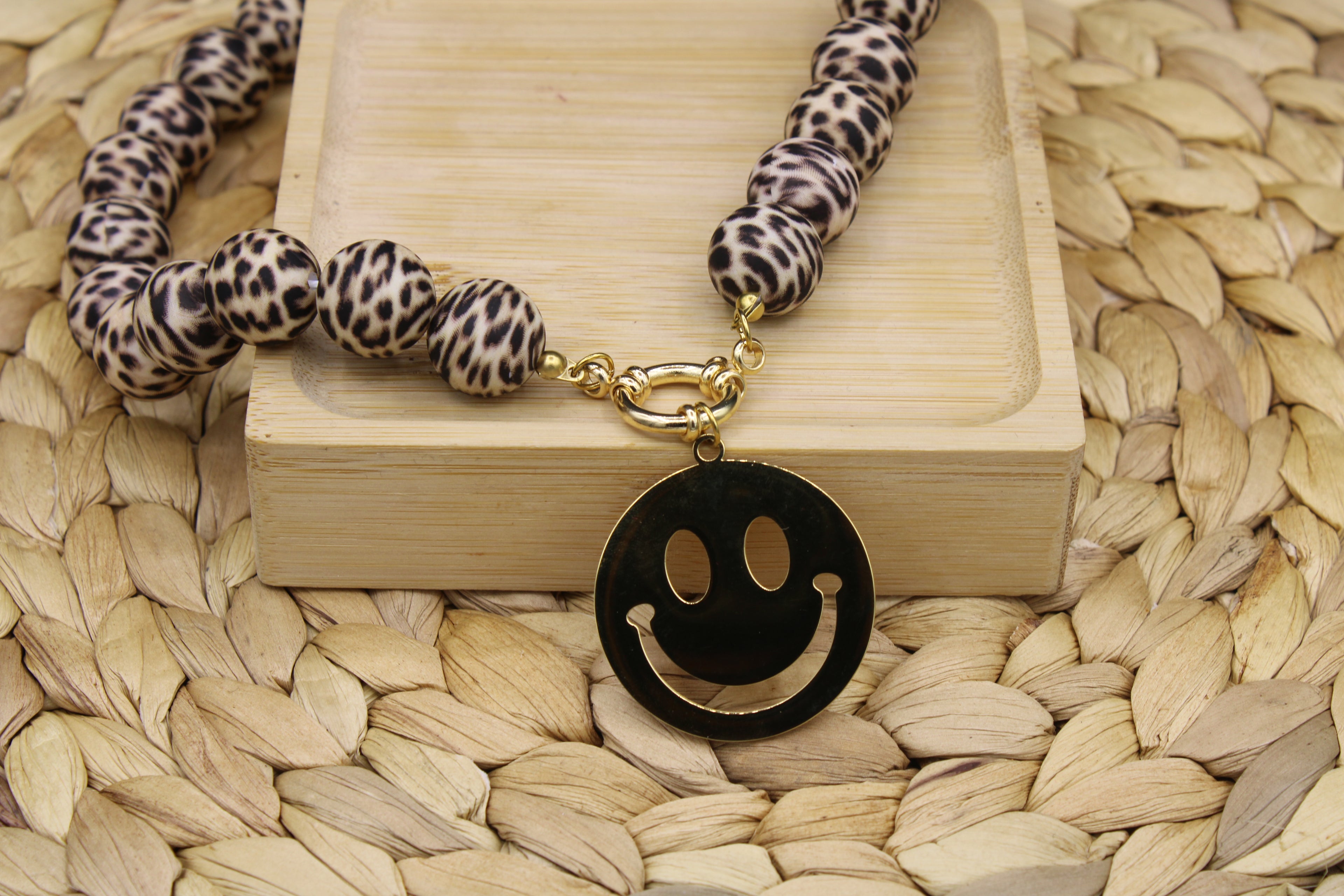 Luipaard kralenketting met smiley